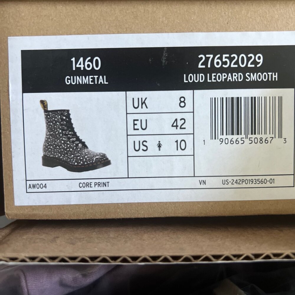 Doc Martens Women's Gun Metal Leopard Print Smooth Leather Lace Up Boots NIB - Picture 8 of 8